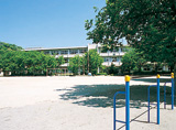 名山小学校